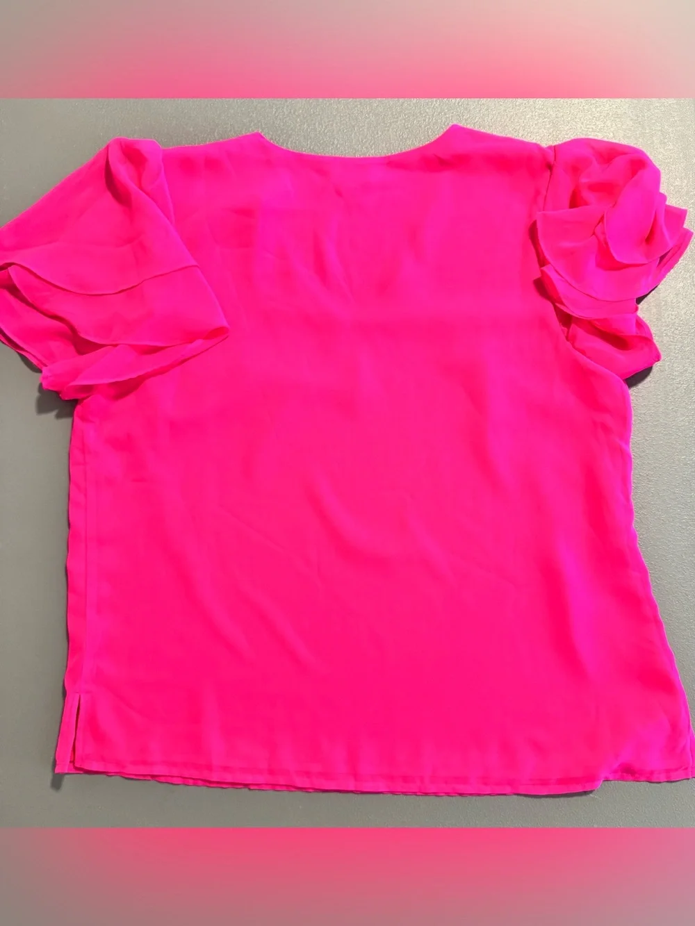 Vince Camuto Hot Pink V-Neck Ruffle Sheer Short Sleeve Blouse L - Picture 8 of 14
